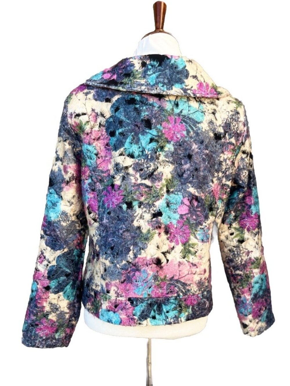 Vintage City Girl Nancy Bolen Fuzzy Floral Jacket - Picture 7 of 15
